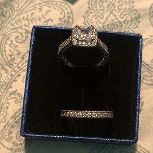 Engagement ring set.